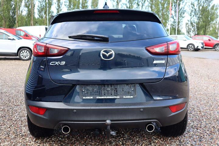 Blå Mazda CX-3 fra 2018