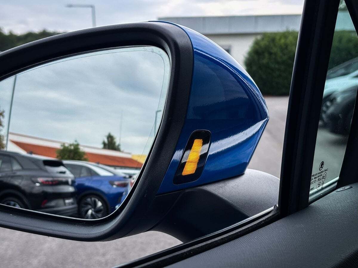 Blå Skoda Enyaq fra 2023