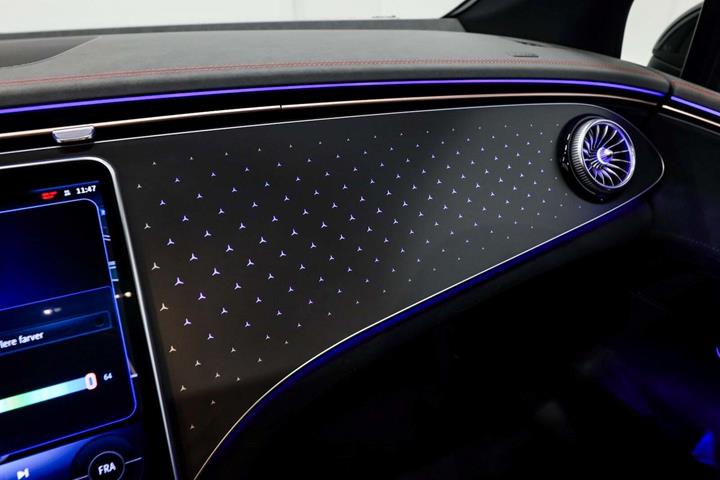 Grå Mercedes EQE350 fra 2024
