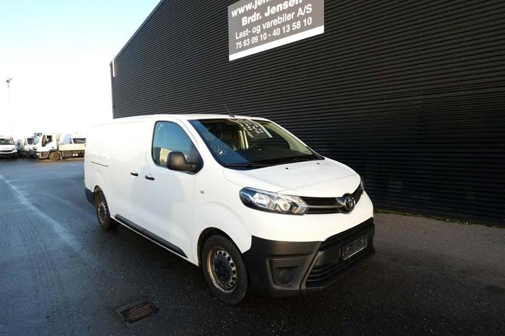 Hvid Toyota ProAce fra 2017