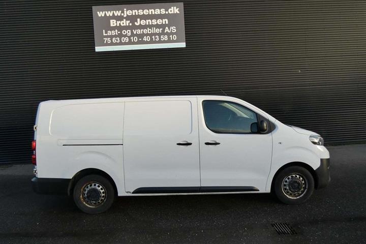 Hvid Toyota ProAce fra 2017