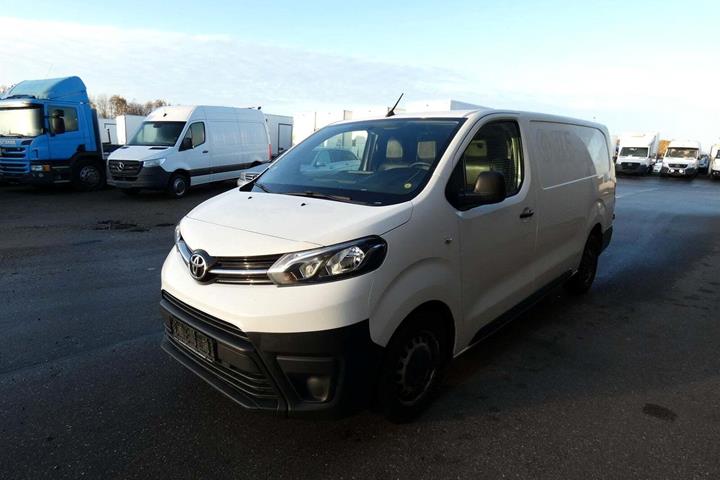 Hvid Toyota ProAce fra 2017