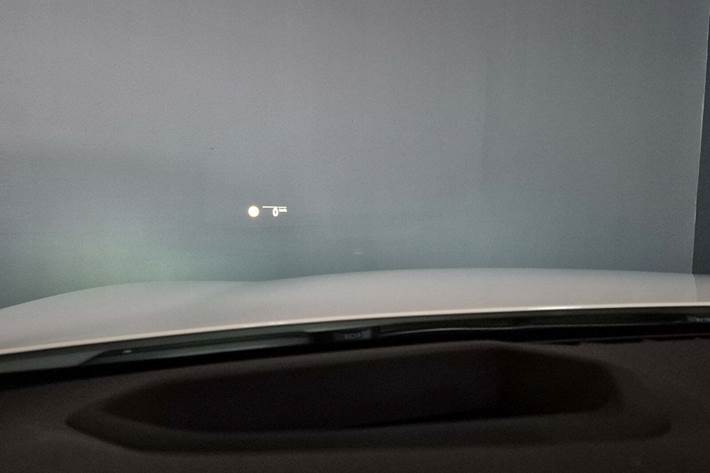 Hvid BMW 530e fra 2022