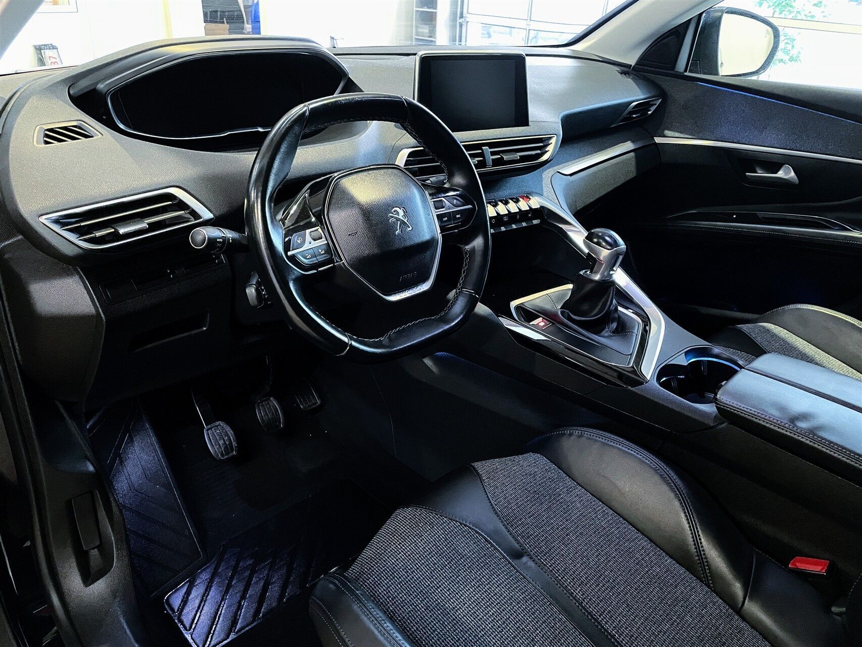 Sort Peugeot 3008 fra 2018