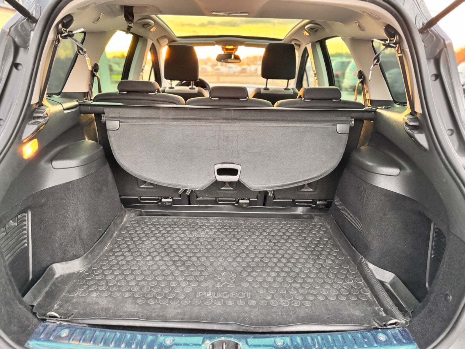 Grøn Peugeot 308 fra 2013