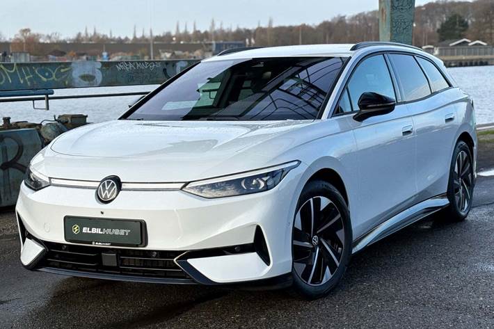 Hvid VW ID.7 fra 2025 set udefra