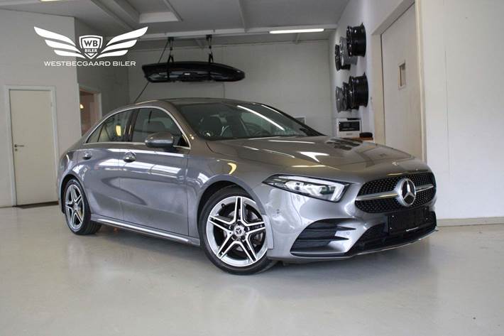 Grå Mercedes A180 d fra 2020 set udefra