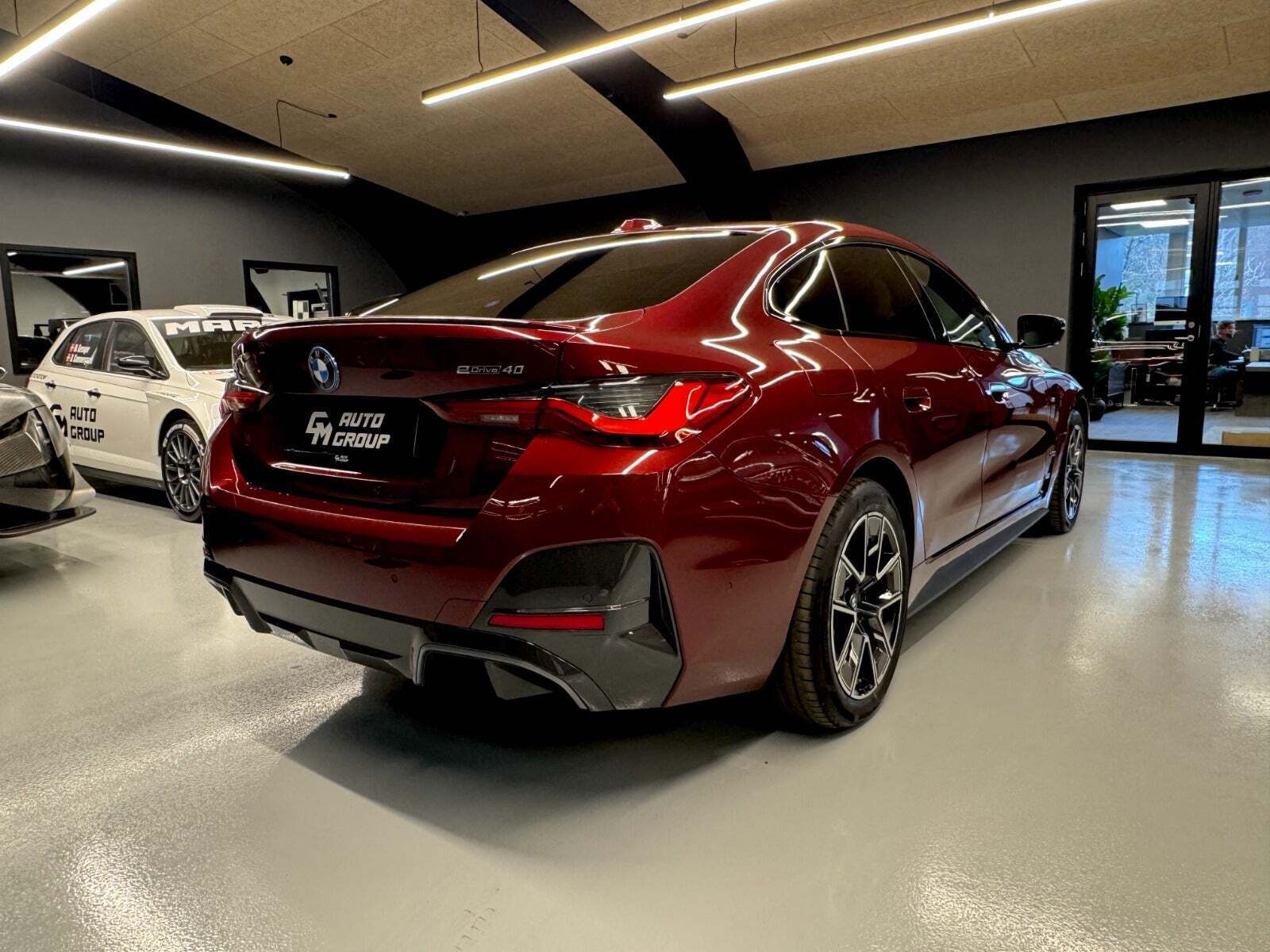 Rød BMW i4 fra 2024