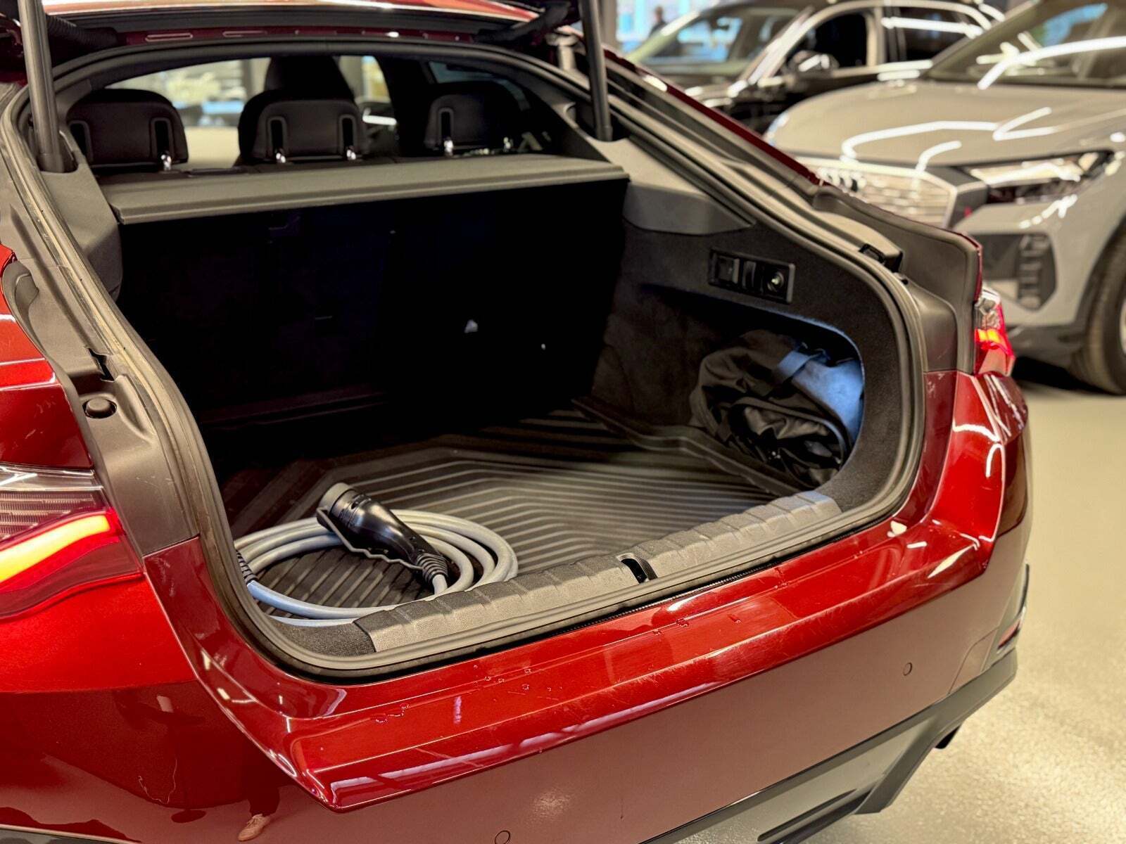 Rød BMW i4 fra 2024