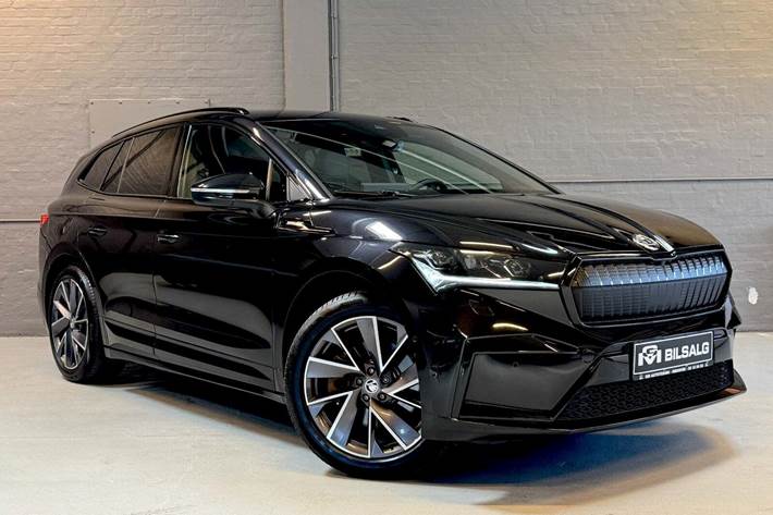 Sort Skoda Enyaq fra 2022 set udefra