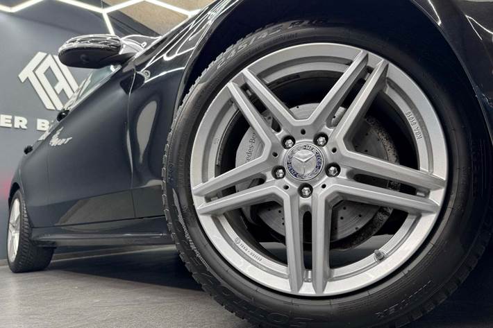 Sort Mercedes C220 d fra 2016