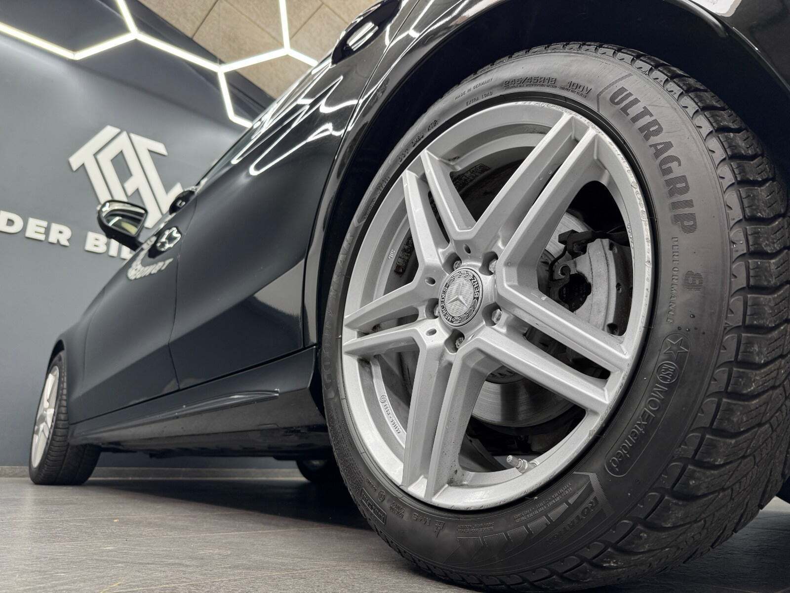 Sort Mercedes C220 d fra 2016