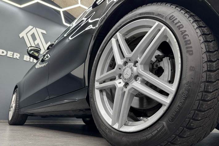 Sort Mercedes C220 d fra 2016