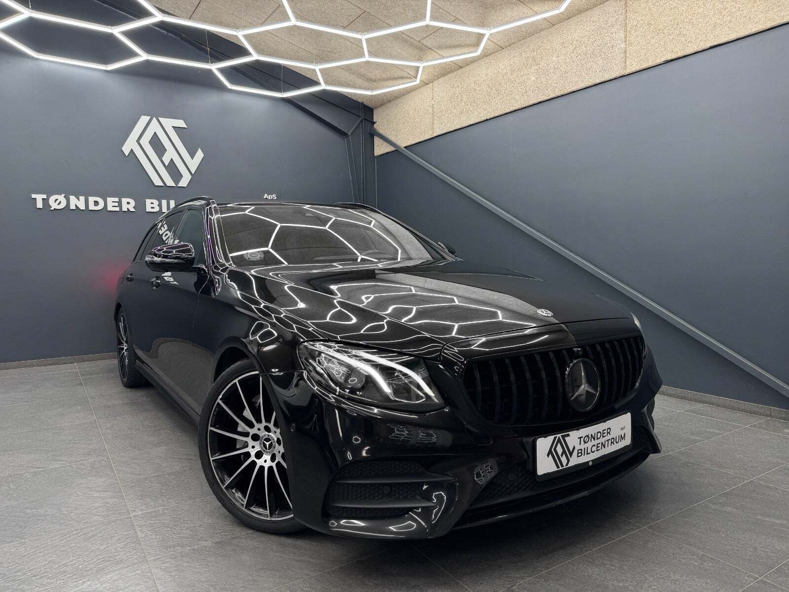 Mercedes E220 d 2,0 AMG Line stc. aut.