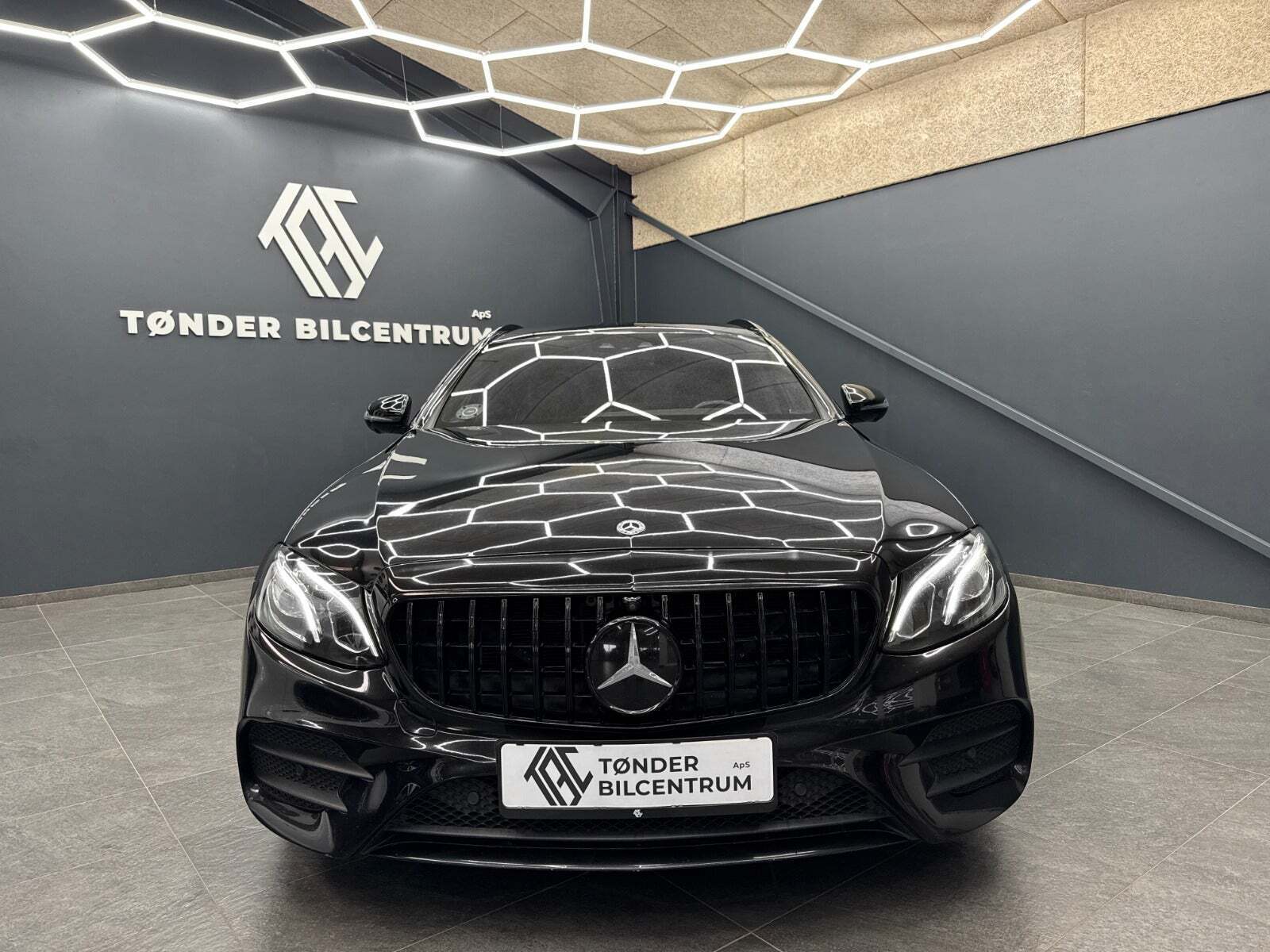 Mercedes E220 d 2,0 AMG Line stc. aut.