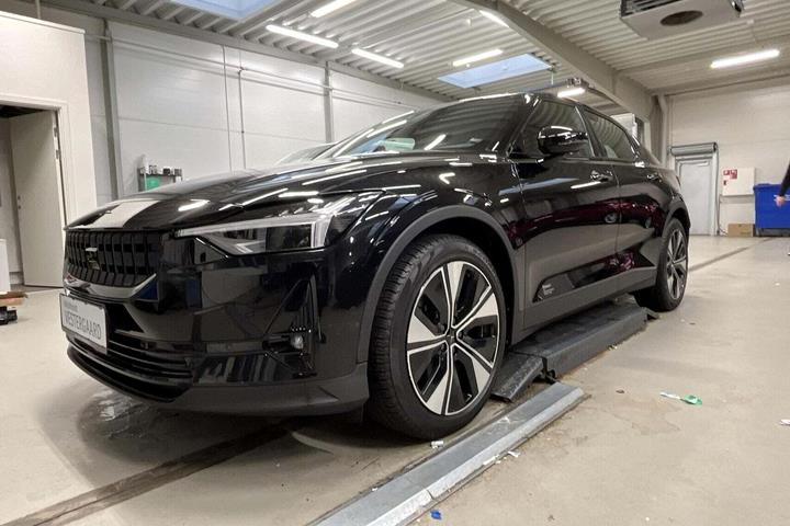 Sort Polestar 2 fra 2023 set udefra