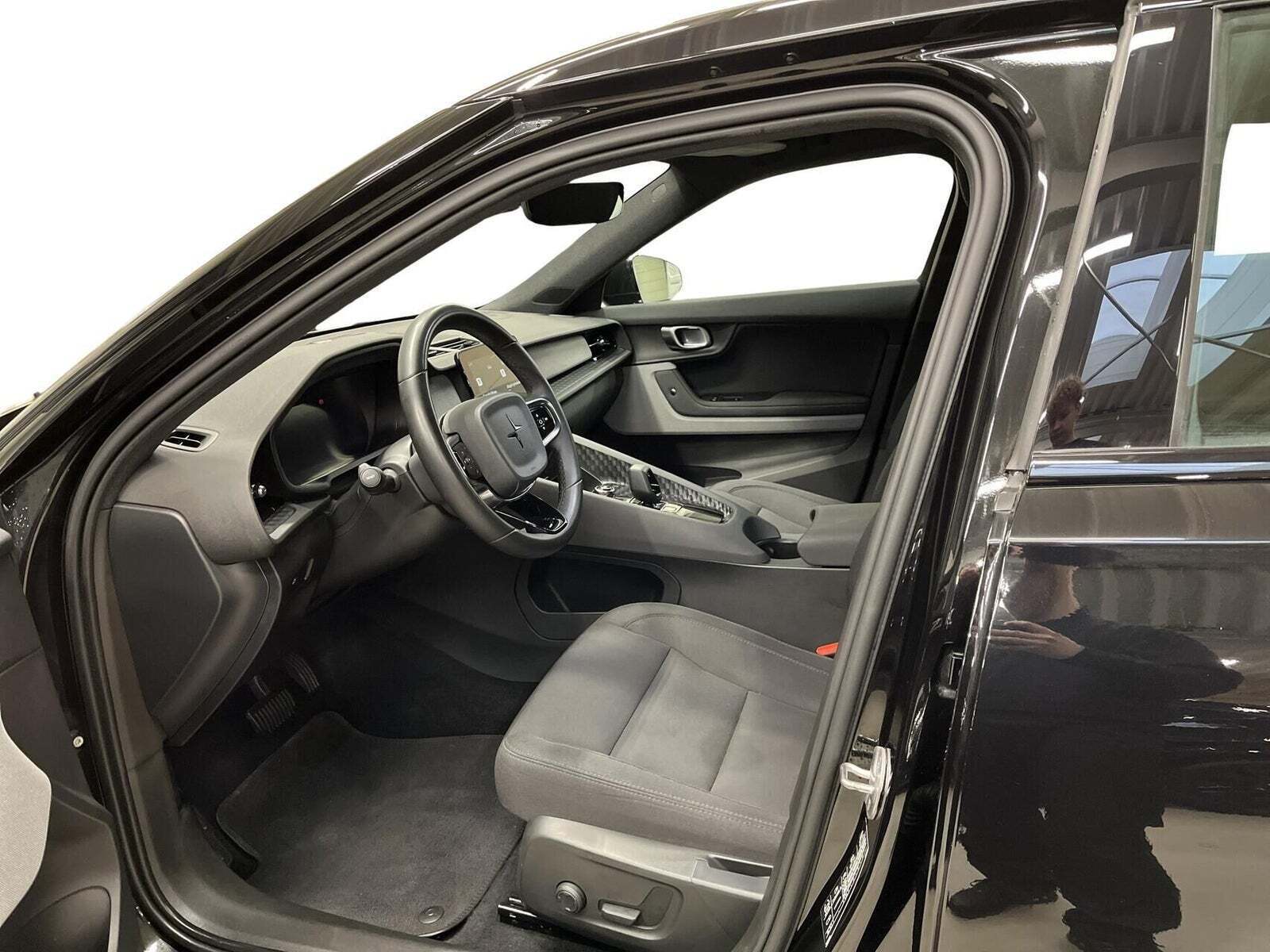 Sort Polestar 2 fra 2023