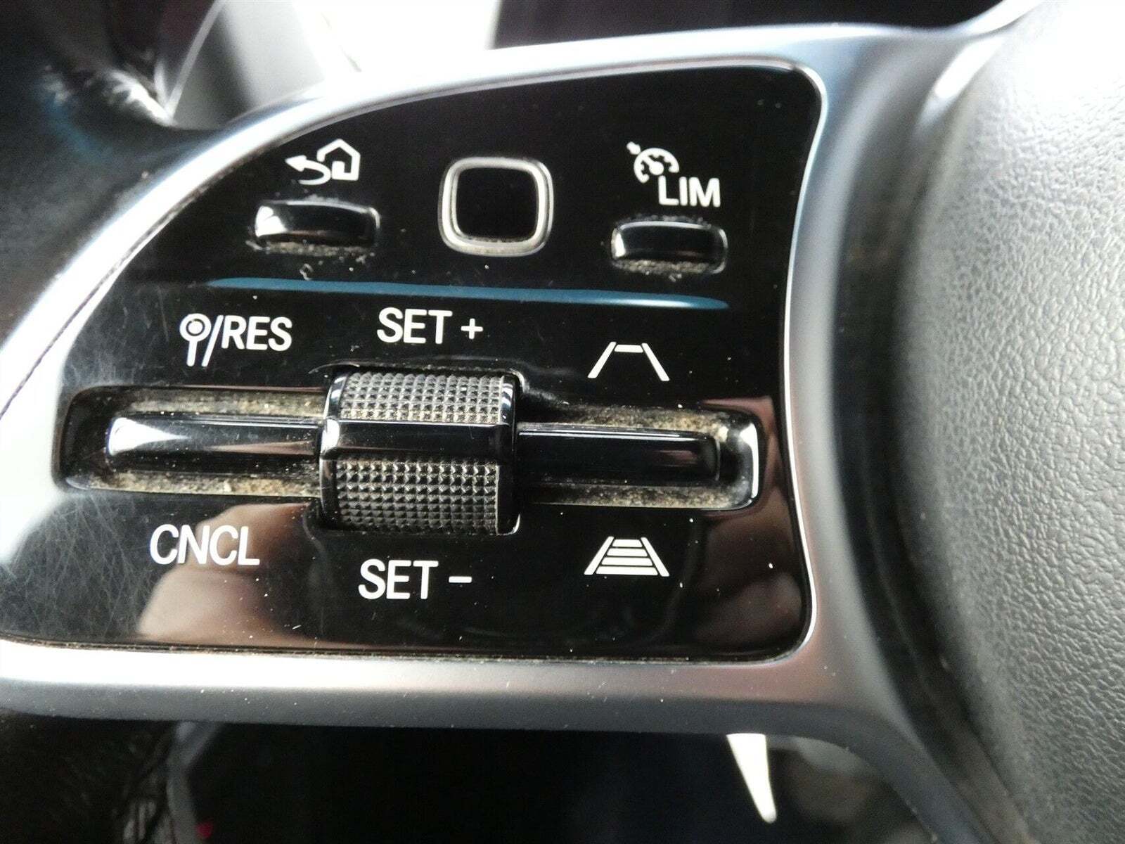 Sort Mercedes Sprinter 319 fra 2019