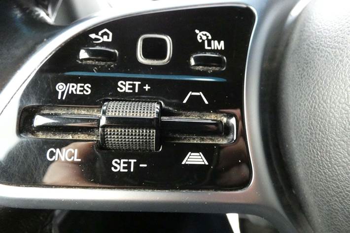 Sort Mercedes Sprinter 319 fra 2019