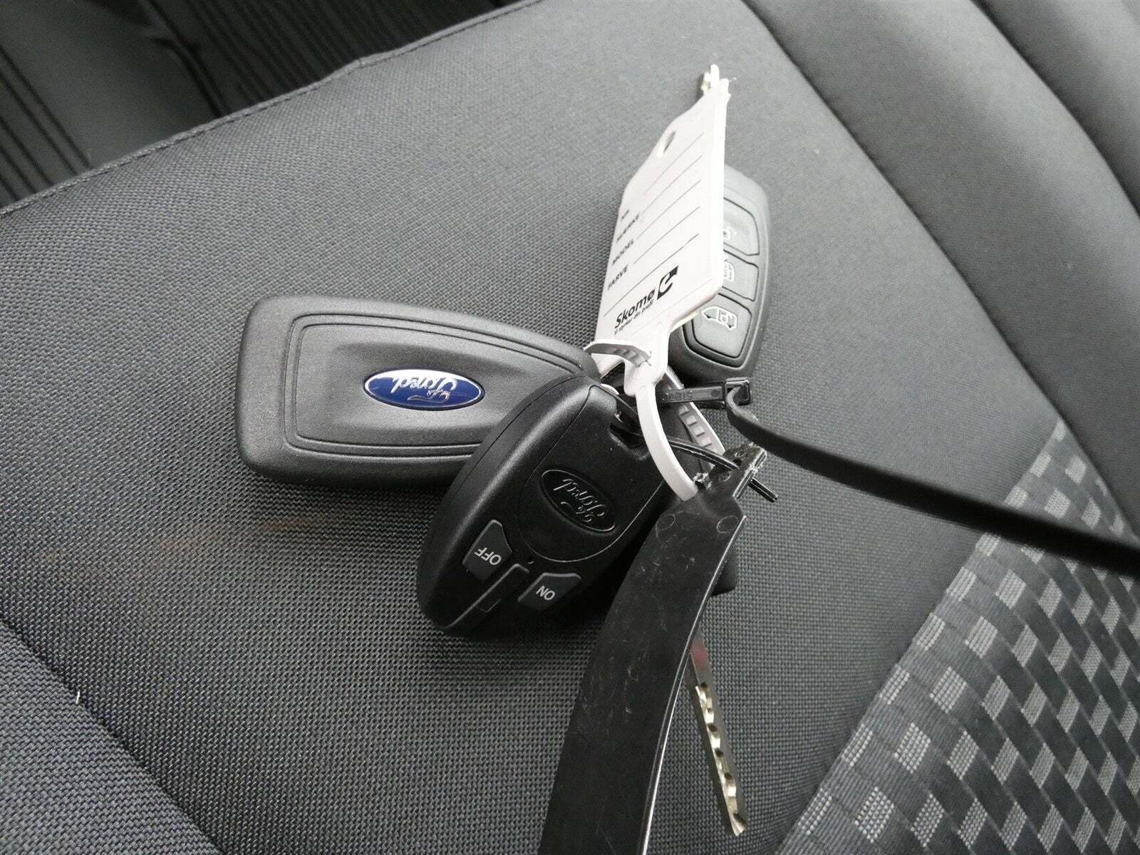 Hvid Ford Transit 350 L4 Chassis fra 2025