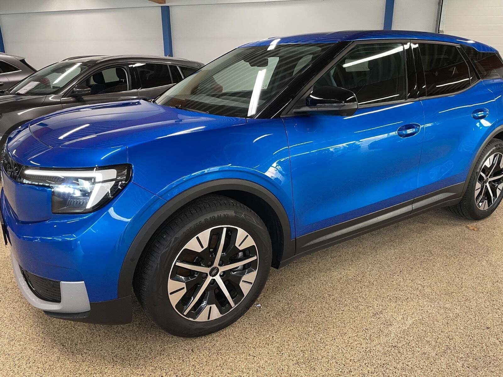 Ford Explorer 82 Select Extended Range