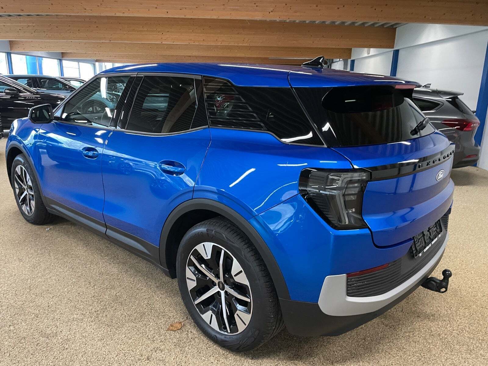 Ford Explorer 82 Select Extended Range