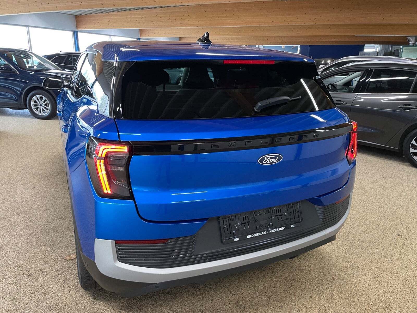 Blå Ford Explorer fra 2024