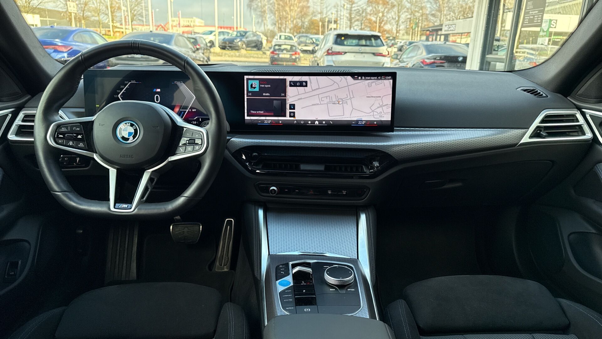 Hvid BMW i4 fra 2024