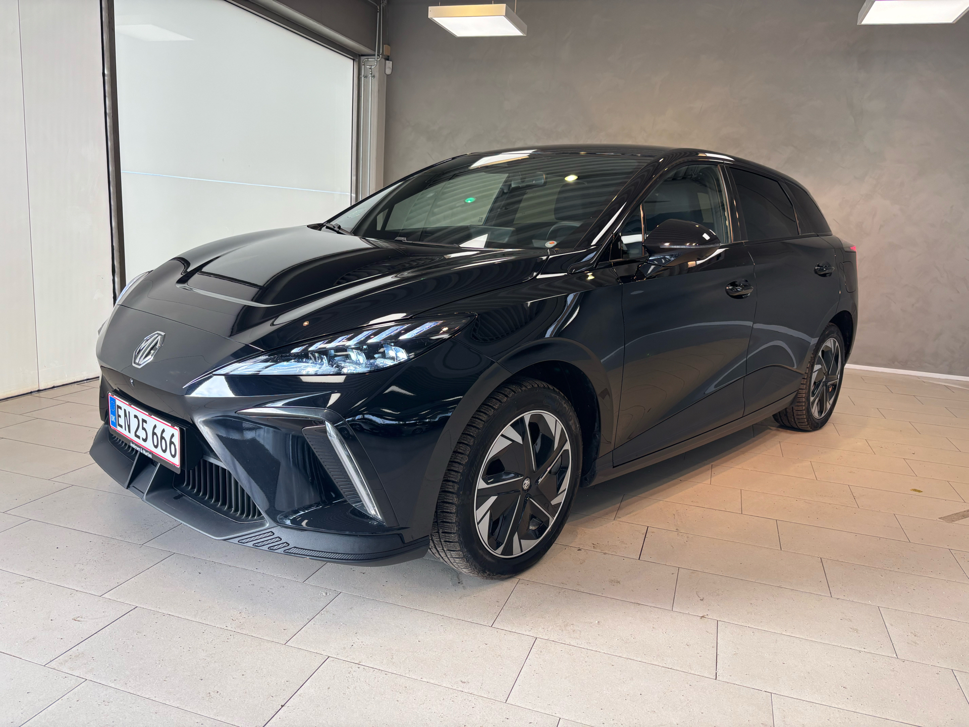 MG MG4 Electric EL Luxury 204HK 5d Aut.