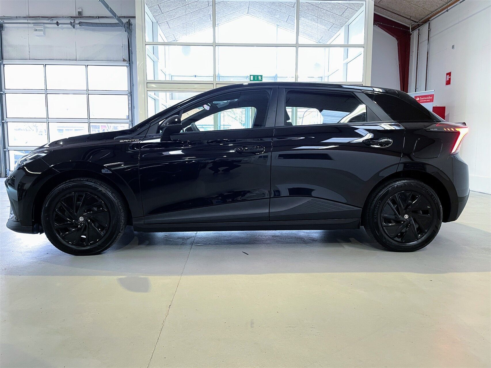 Sort MG MG4 Electric fra 2023
