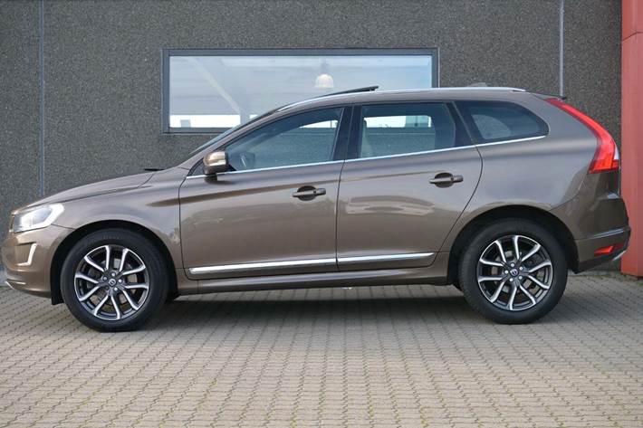 Brun Volvo XC60 fra 2017