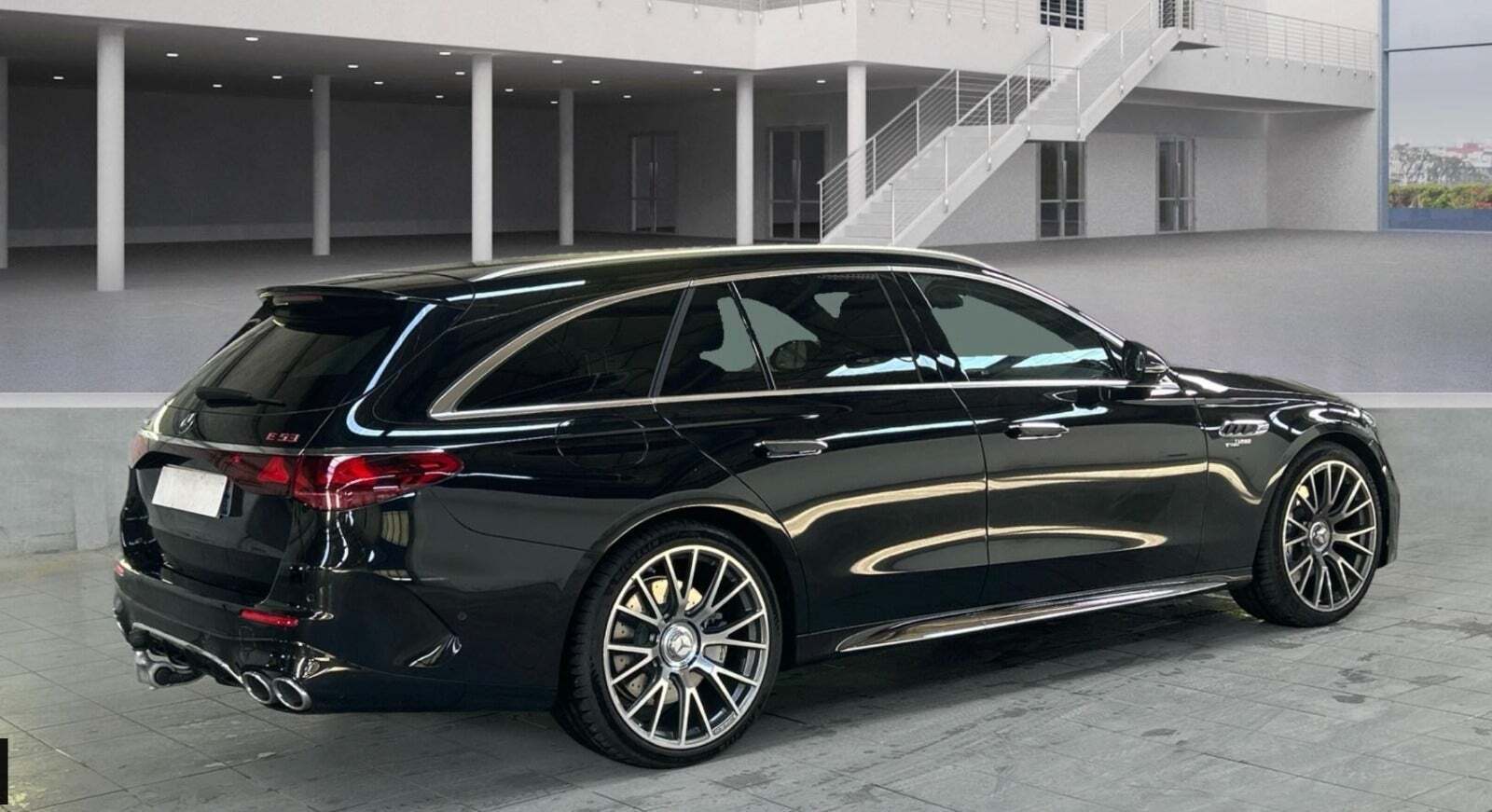 Sort Mercedes E53 fra 2025