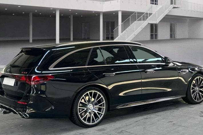 Sort Mercedes E53 fra 2025