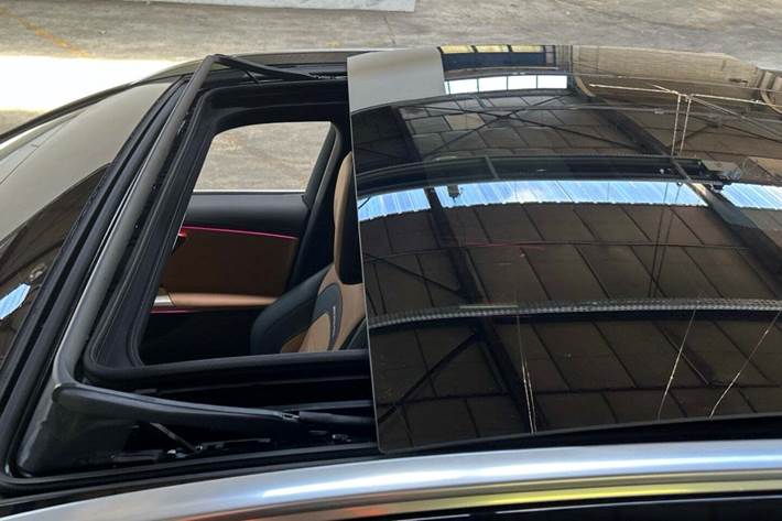 Sort Mercedes E53 fra 2025