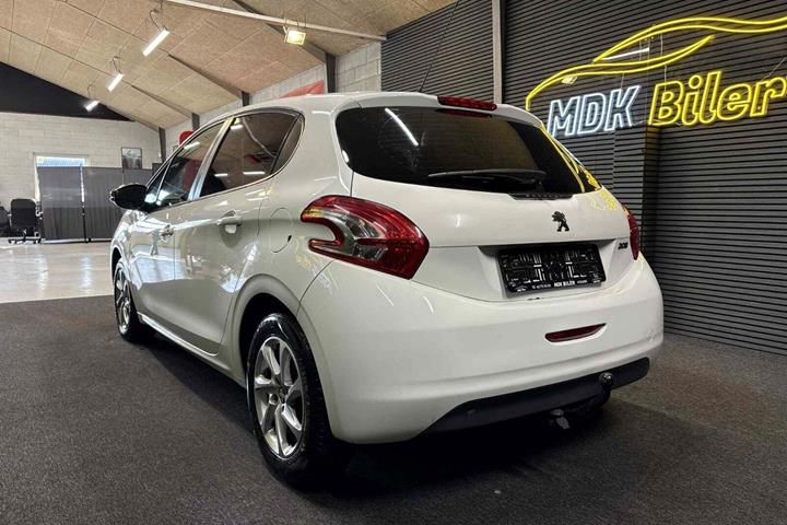 undefined Peugeot 208 fra 2012