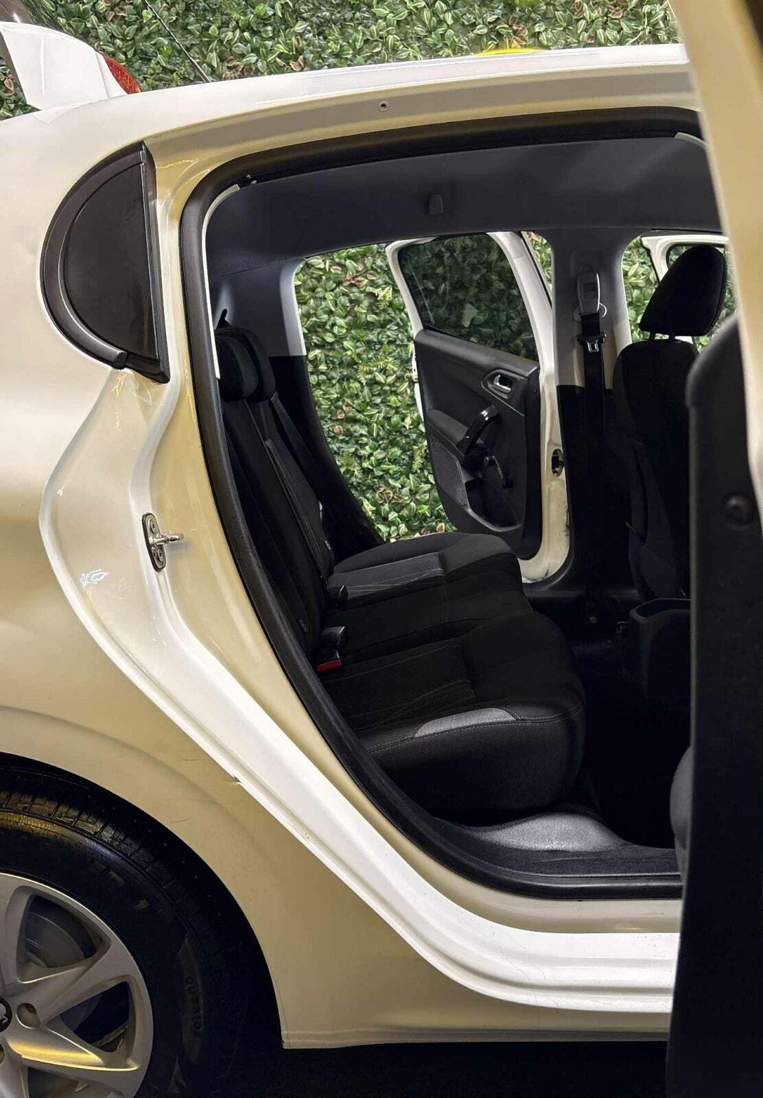 undefined Peugeot 208 fra 2012