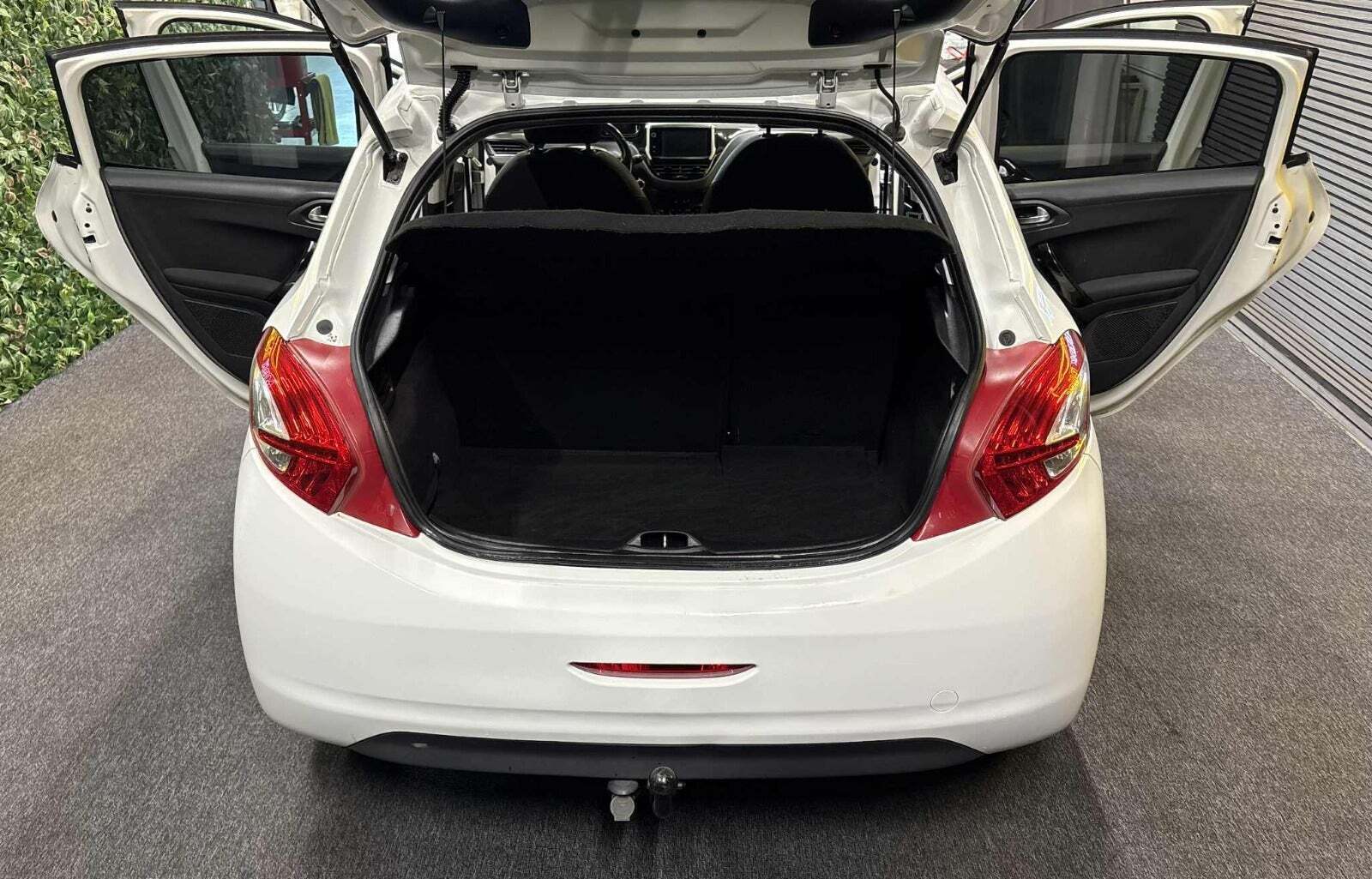 undefined Peugeot 208 fra 2012
