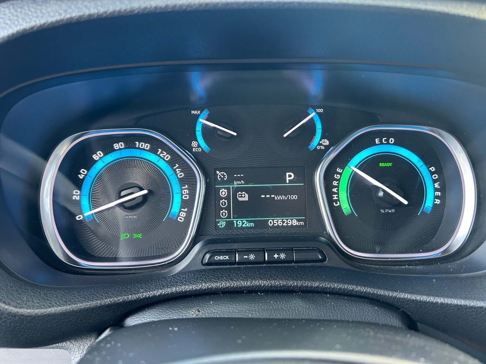 Hvid Peugeot e-Expert fra 2021