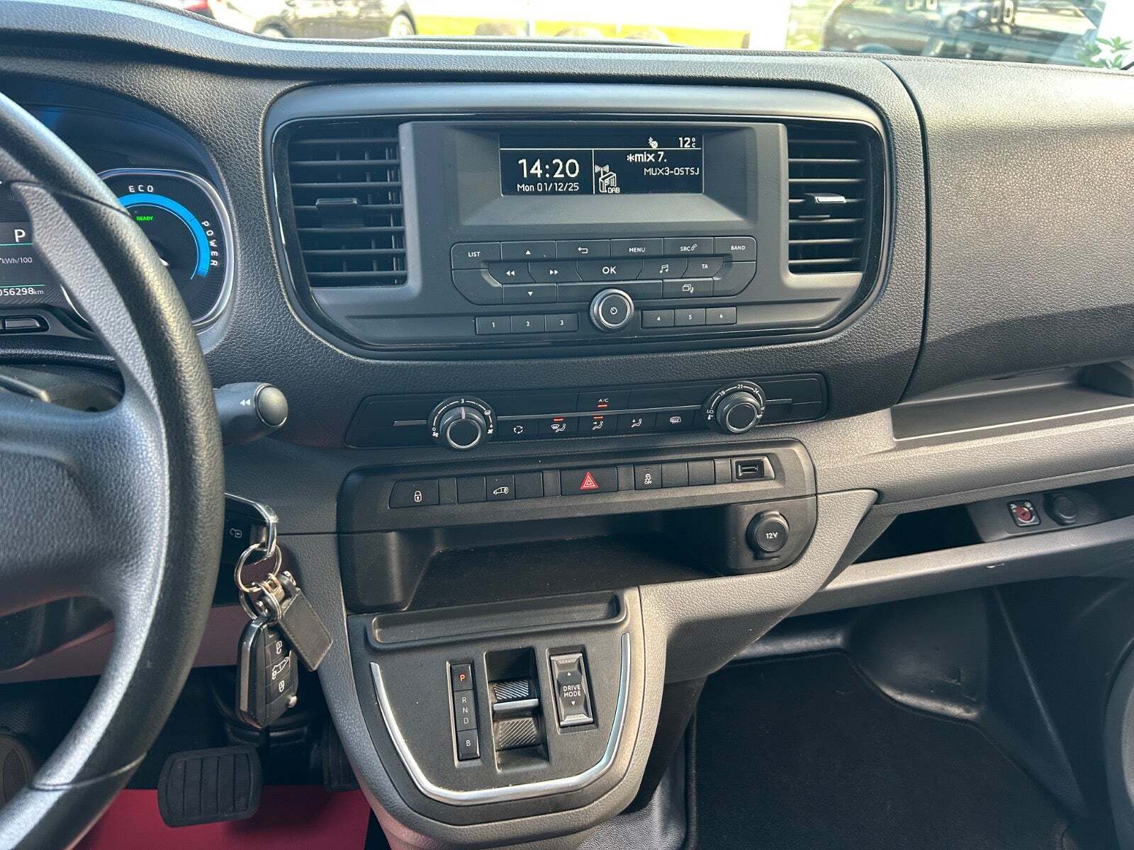 Hvid Peugeot e-Expert fra 2021