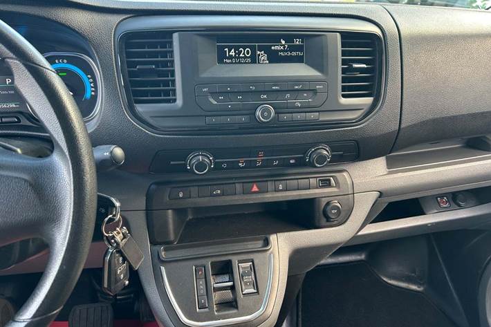 Hvid Peugeot e-Expert fra 2021