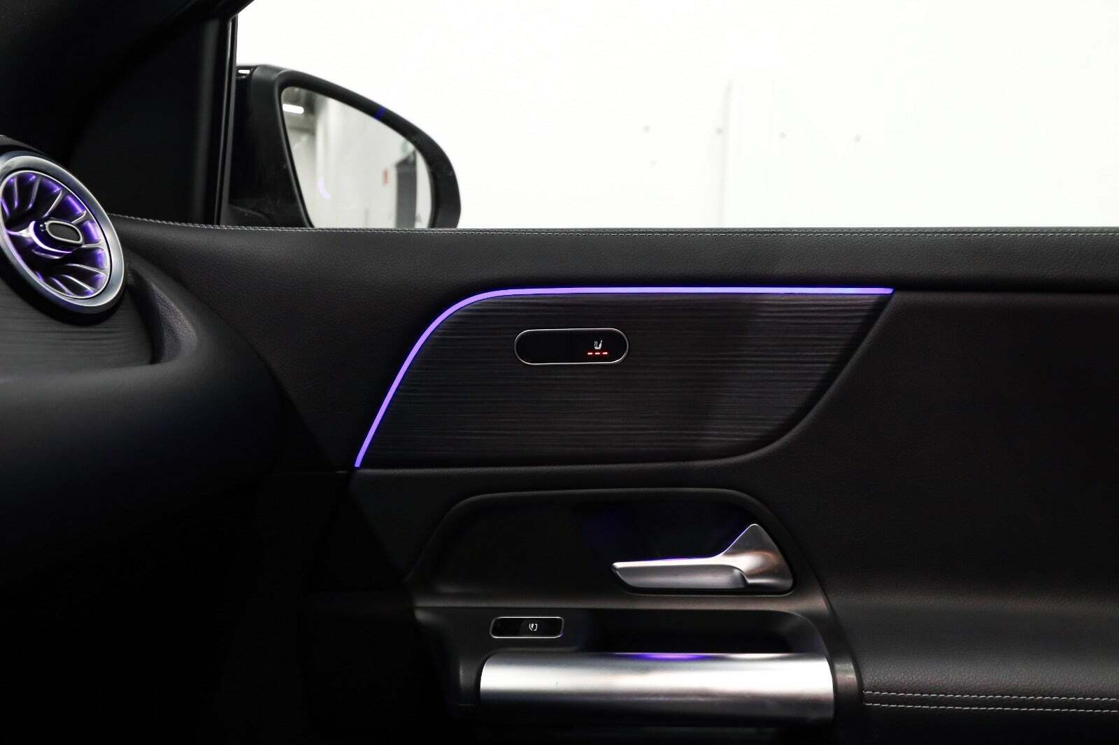 Grå Mercedes EQA250+ fra 2024