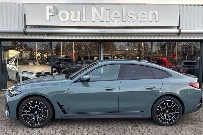 Grøn BMW i4 fra 2025