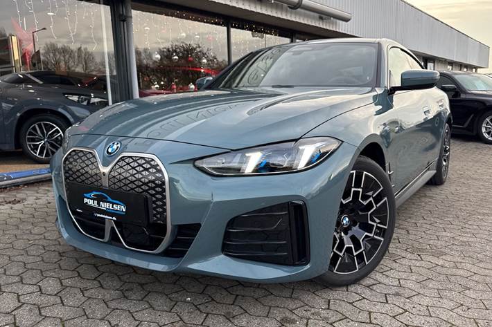 Grøn BMW i4 fra 2025