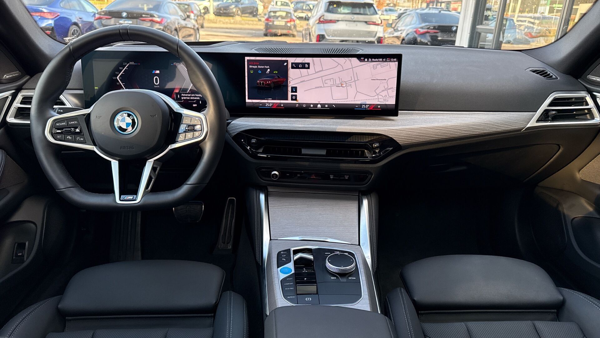 Rød BMW i4 fra 2024