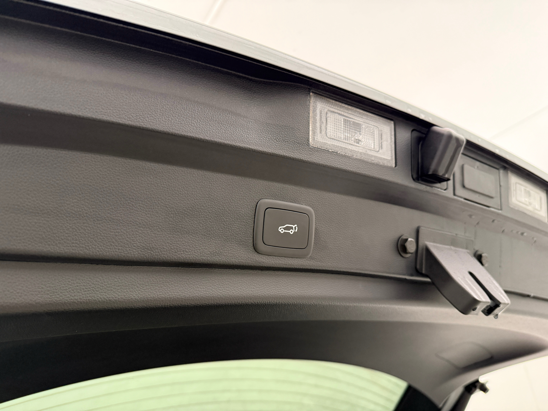 Grå MG Marvel R fra 2024