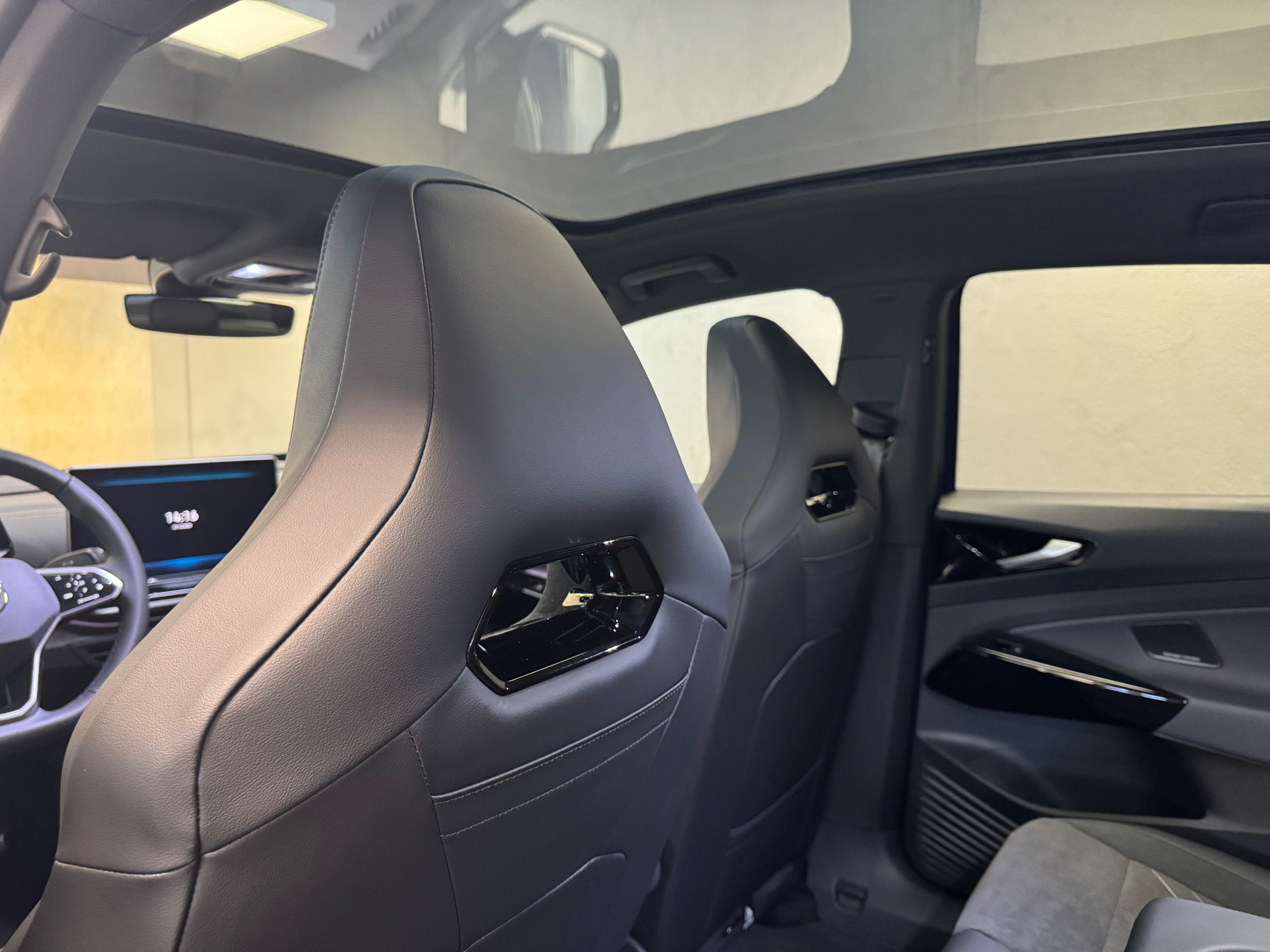 Blå VW ID.4 fra 2025