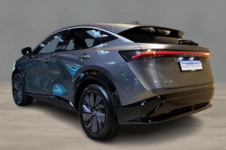 Grå Nissan Ariya fra 2025