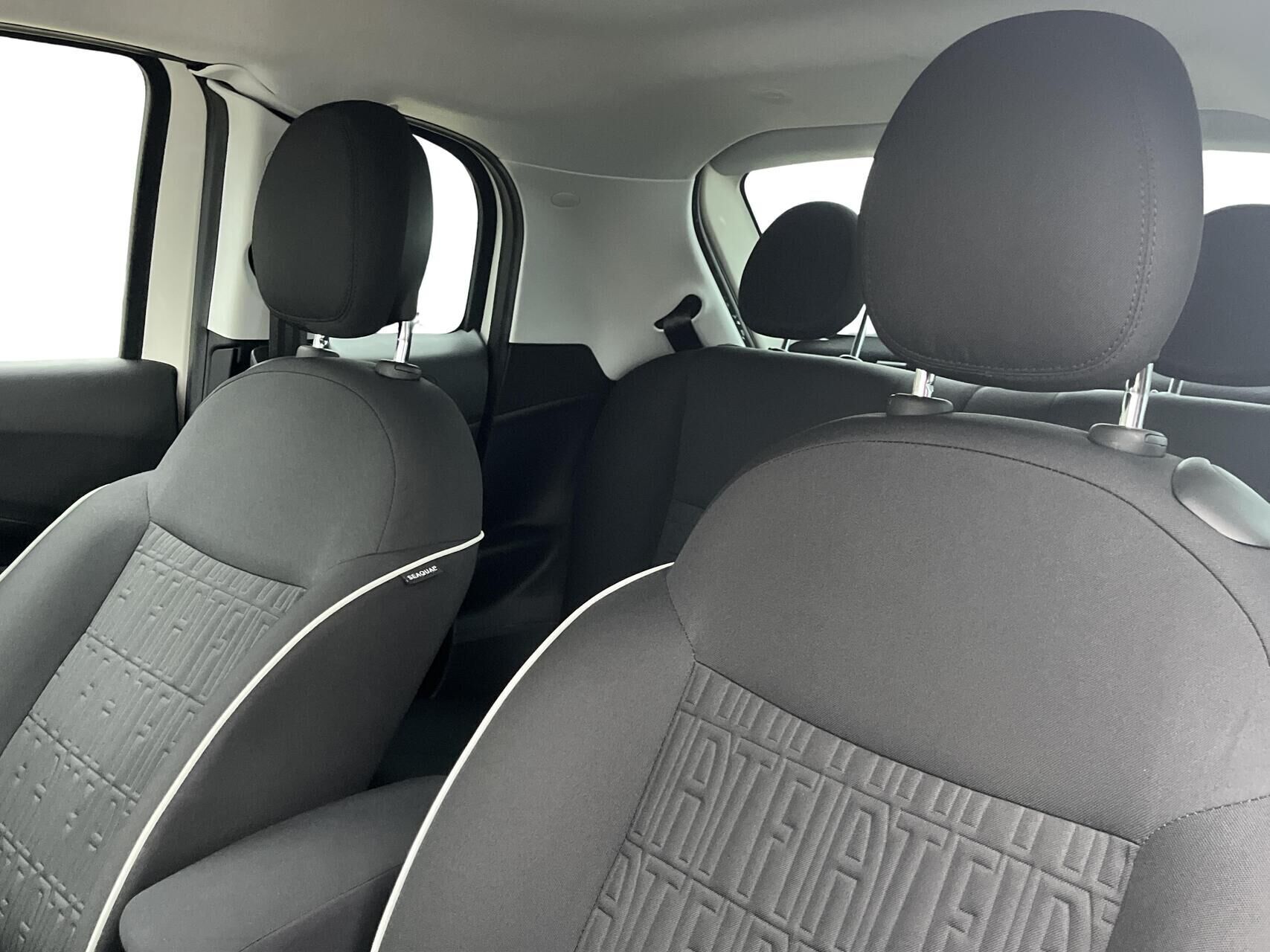 Hvid Fiat 500e fra 2024