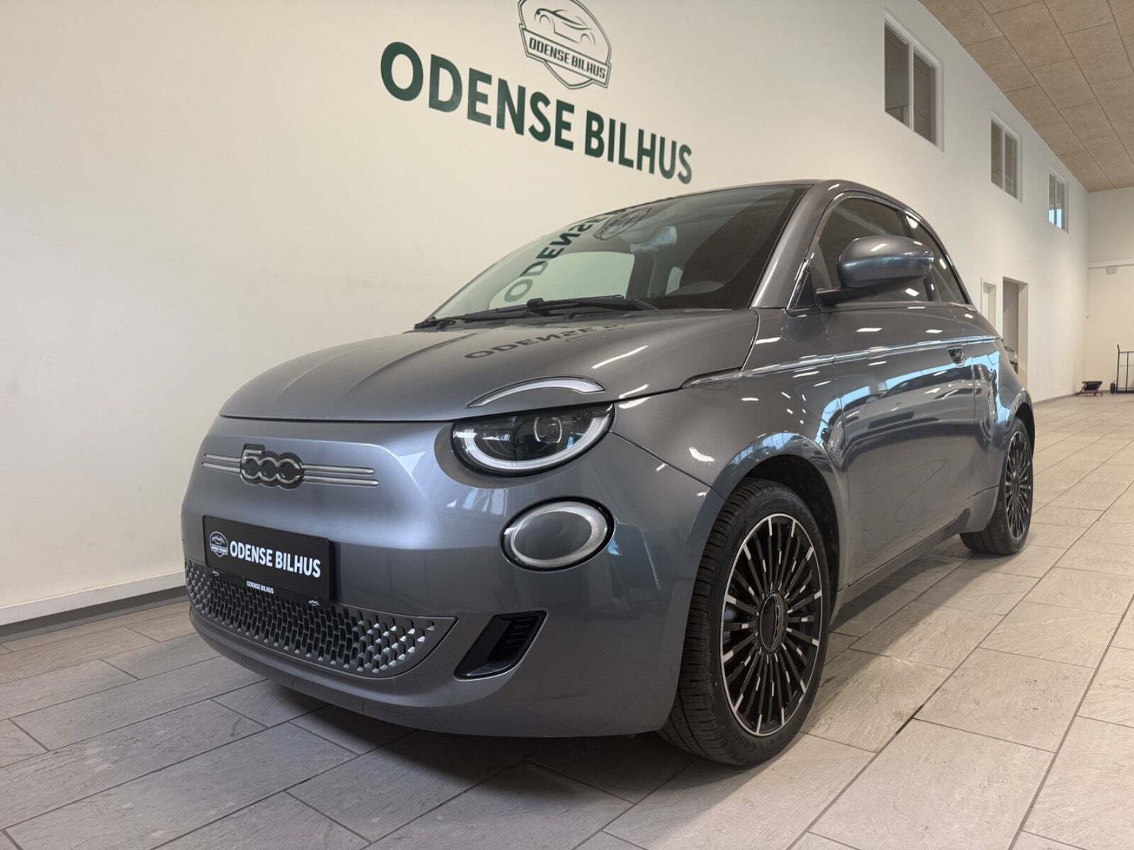 Fiat 500e 42 Icon Sky