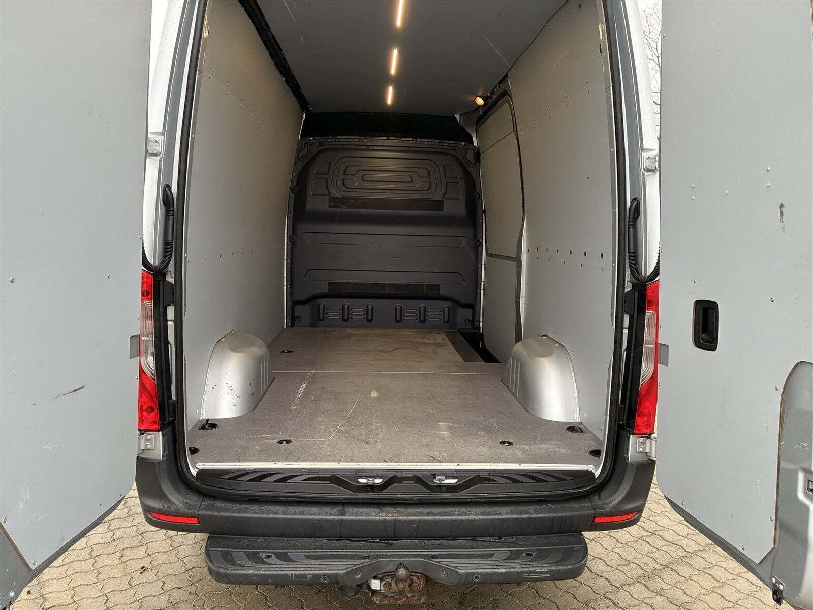Mercedes Sprinter 317 2,0 CDi A2 Kassevogn aut. RWD